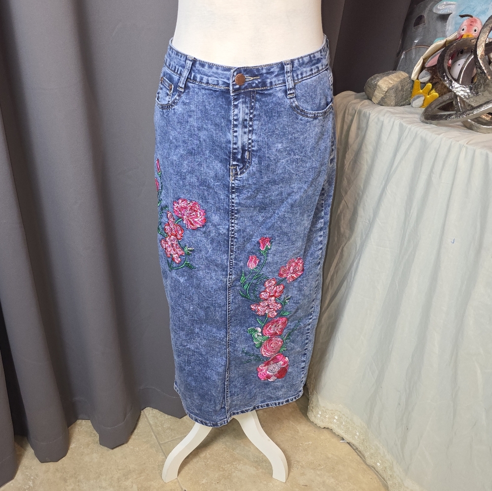 Love You Denim Maxi Skirt L Floral Embroidered Acid Wash Modest Jean Skirt TL030